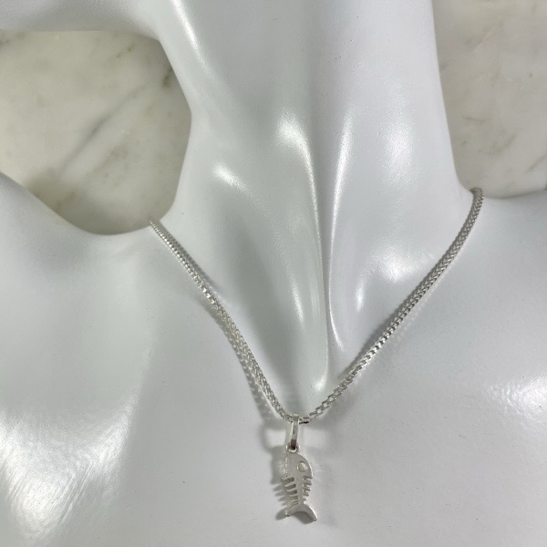 Dije Espinas de Pescado