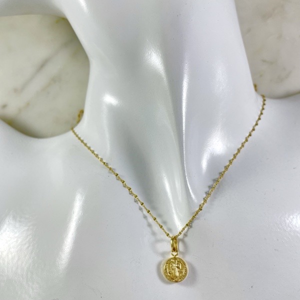 Dije San Benito Tallado