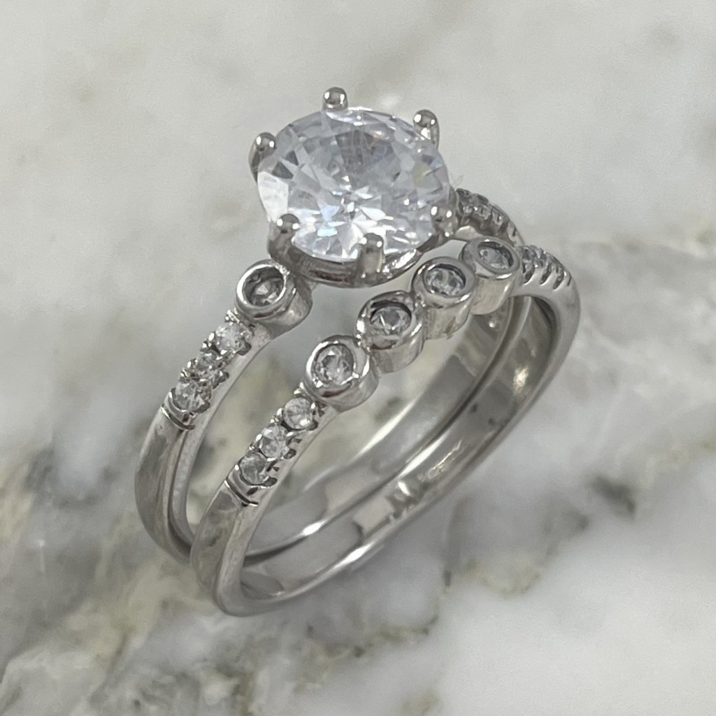 Four Circles Step On Ring