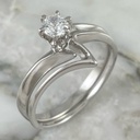 Crossed Step On Ring 