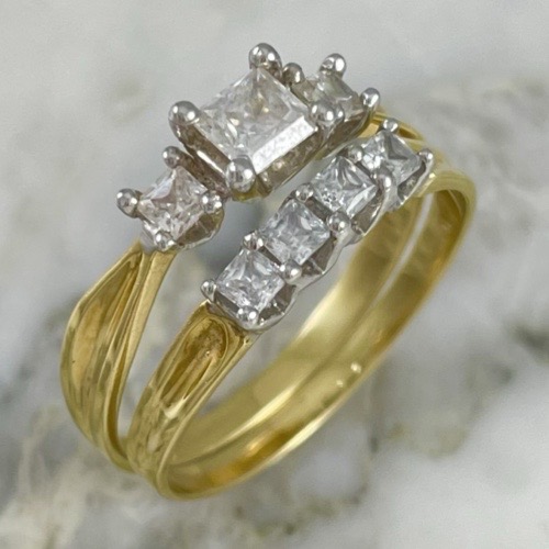 Bow Square Zirconia Step On Ring