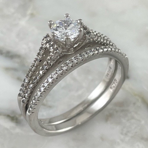 Triple Sparkle Pisa Ring