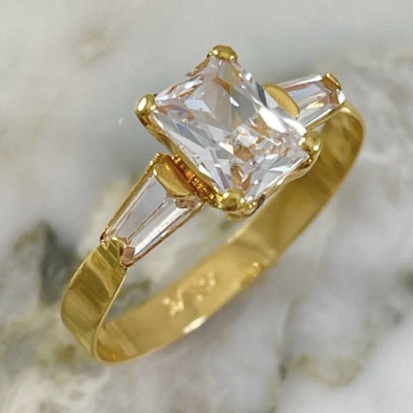 Baguette Center Ring