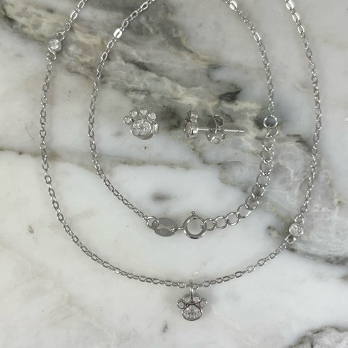 Radiant Footprints Hoop Dressing